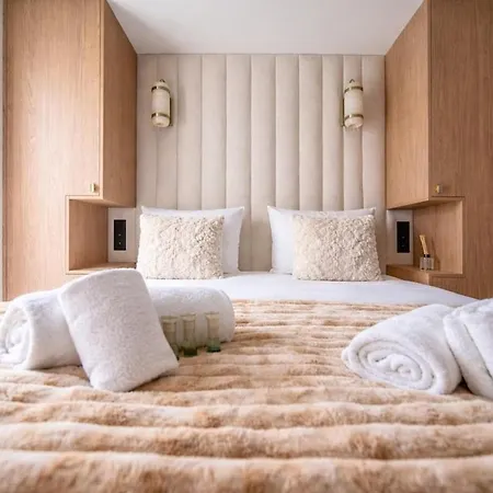 Apartment Stylish Steps From Opera Paris